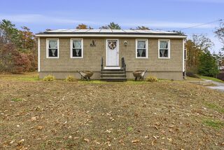 Photo of 7 Dudley Road Oxford, MA 01540