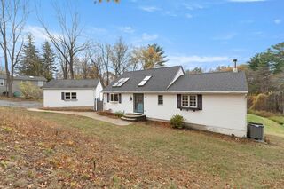 Photo of 89 King St Groveland, MA 01834