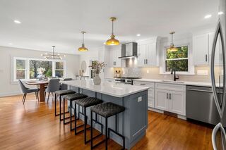 Photo of 10 High Street Salisbury, MA 01952