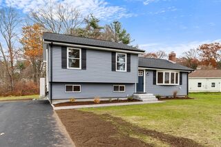 Photo of 9 Woodside Ln Burlington, MA 01803