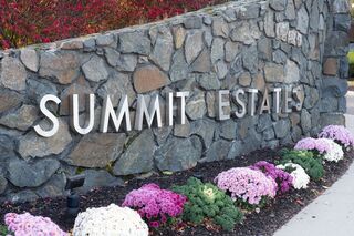 Photo of 1004 Paradise Rd Swampscott, MA 01907