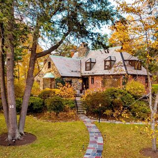 Photo of real estate for sale located at 30 Prospect St Winchester, MA 01890