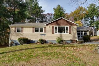 Photo of real estate for sale located at 17 Evelyn St Burlington, MA 01803