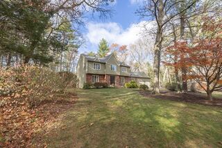 Photo of 11 Garry Dr Medfield, MA 02052
