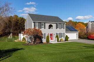 Photo of 19 Oak Bluff Rd Bourne, MA 02562