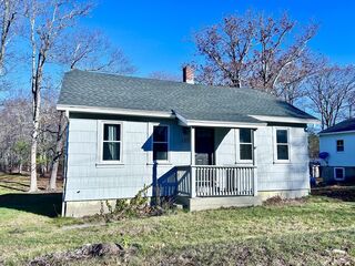Photo of 127 Beach Rd Salisbury, MA 01952