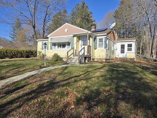 Photo of 18 Fairview Ave Dudley, MA 01571