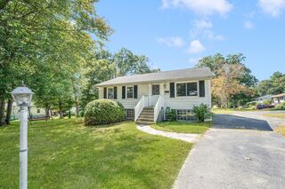 Photo of 119 Susanne Drive Northbridge, MA 01534