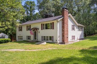 Photo of real estate for sale located at 215 Chestnut St Uxbridge, MA 01569