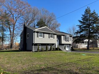 Photo of 1 Overbrook Rd Middleton, MA 01949
