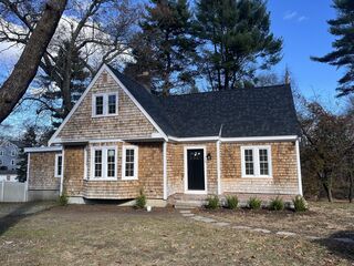 Photo of real estate for sale located at 11 Park Lane Walpole, MA 02032