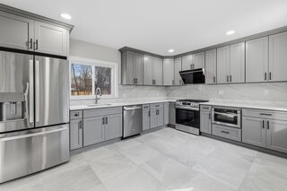 Photo of real estate for sale located at 1297 Pleasant St Weymouth, MA 02189