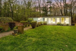 Photo of 84 Forest Rd Salisbury, MA 01952