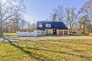 Photo of real estate for sale located at 55 Fiske Hill Rd Sturbridge, MA 01566