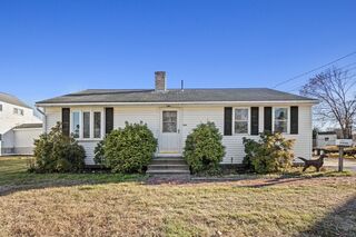 Photo of 9 Charlton Street Oxford, MA 01540