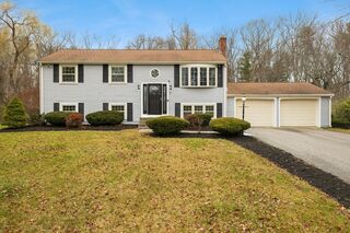 Photo of 70 Dillingham Way Hanover, MA 02339