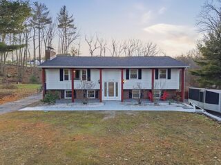 Photo of 78 Dunstable Rd Westford, MA 01886