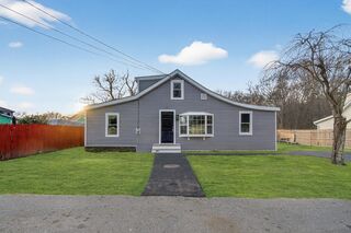 Photo of 21 Evergreen St Dartmouth, MA 02747