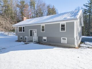 Photo of 154 Townsend St Pepperell, MA 01463