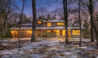Photo of real estate for sale located at 28 Blueberry Lane Lincoln, MA 01773