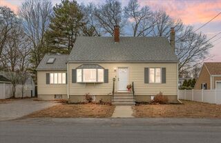 Photo of real estate for sale located at 4 Maywood Terrace Woburn, MA 01801