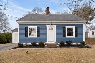 Photo of real estate for sale located at 74 Magnolia St Braintree, MA 02184