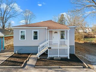 Photo of 73 Gifford Ave Dartmouth, MA 02747