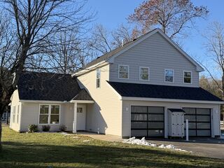 Photo of 10 Barracks Road Hudson, MA 01749