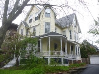 Photo of real estate for sale located at 16 Lee St Cambridge, MA 02139