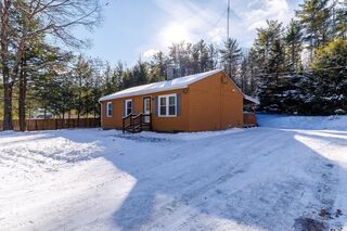 Photo of 690 Clark St Gardner, MA 01440