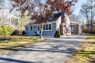 Photo of 522 Lincoln Road Ext Hyannis, MA 02601