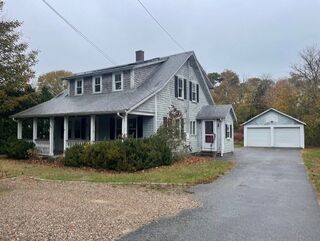 Photo of 666 Main St Harwich, MA 02645