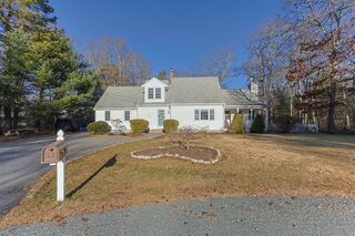 Photo of real estate for sale located at 30 Flicker Ln Barnstable, MA 02648