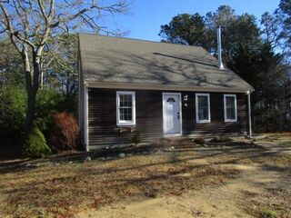 Photo of real estate for sale located at 11 Sean Circle Brewster, MA 02631