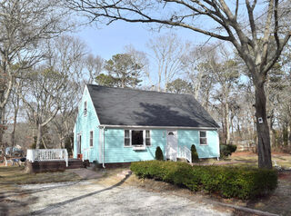Photo of real estate for sale located at 140 Mitchells Way Hyannis, MA 02601