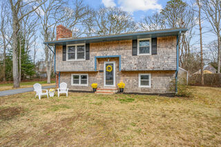 Photo of real estate for sale located at 34 Bee Lane Centerville, MA 02632