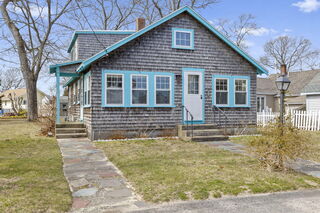Photo of real estate for sale located at 18 Reynolds Avenue Wareham, MA 02571