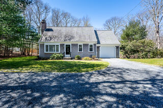 Photo of real estate for sale located at 25 Renoir Drive Osterville, MA 02655