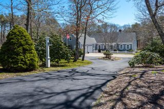 Photo of real estate for sale located at 5 Walden Way Harwich, MA 02645