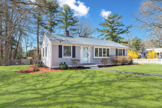Photo of real estate for sale located at 34 Cappawack Road Mashpee, MA 02649