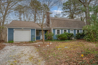 Photo of real estate for sale located at 96 Stoney Cliff Road Centerville, MA 02632