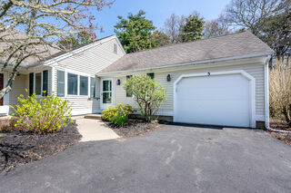 Photo of real estate for sale located at 5 Kettle Lane Mashpee, MA 02649