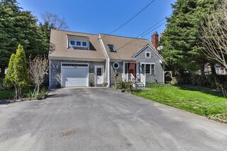 Photo of real estate for sale located at 554 Strawberry Hill Road Hyannis, MA 02601