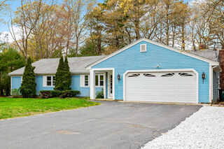 Photo of real estate for sale located at 17 Foxglove Road Centerville, MA 02632