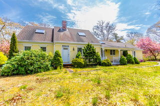 Photo of real estate for sale located at 117 Church Street Harwich, MA 02645