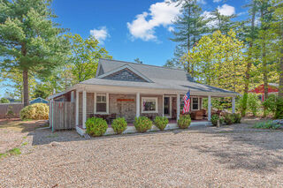 Photo of real estate for sale located at 5 Seahorse Way Marion, MA 02738