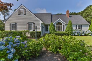 Photo of real estate for sale located at 10 Dundee Circle Harwich, MA 02645