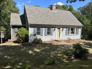 Photo of real estate for sale located at 11 Oak Hill Road Chatham, MA 02633