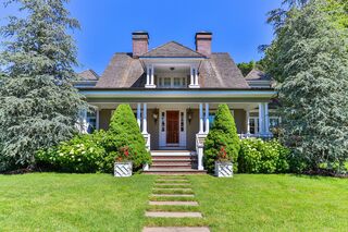 Photo of real estate for sale located at 320 Parker Road Osterville, MA 02655