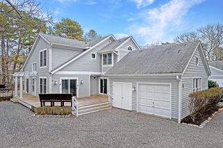 Photo of 150 Cove Road Vineyard Haven, MA 02568